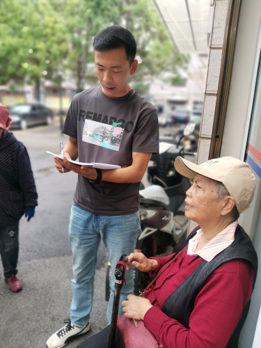 代表家访普法宣传 (2)